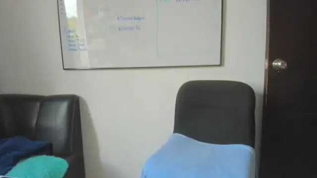 squirttati33 online show from November 4, 2025, 4:00 pm