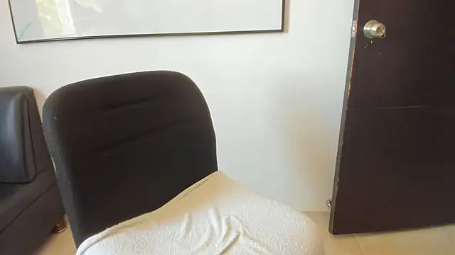 squirttati33 online show from September 20, 2025, 3:50 pm