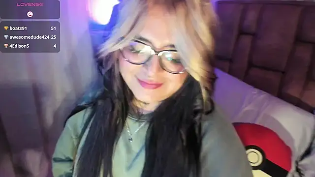 chloe bonnet online show from January 16, 2025, 3:02 am