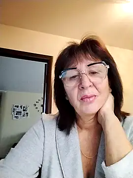 Snapshot of AlbinaXPretty chatting on October 14, 2025, 7:31 am AlbinaXPretty online show from October 14, 2025, 7:31 am