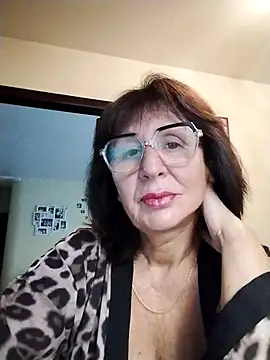 Snapshot of AlbinaXPretty chatting on September 16, 2025, 7:31 am AlbinaXPretty online show from September 16, 2025, 7:31 am