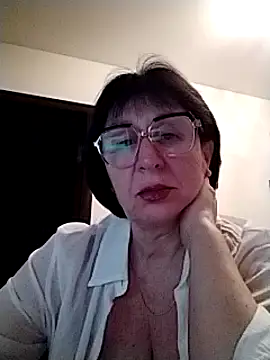 Snapshot of AlbinaXPretty chatting on March 8, 2025, 5:33 pm AlbinaXPretty online show from March 8, 2025, 5:33 pm