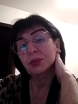 Snapshot of AlbinaXPretty chatting on March 20, 2025, 9:02 pm AlbinaXPretty online show from March 20, 2025, 9:02 pm