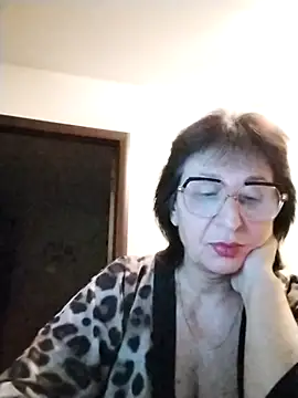 Snapshot of AlbinaXPretty chatting on November 11, 2025, 7:52 pm AlbinaXPretty online show from November 11, 2025, 7:52 pm