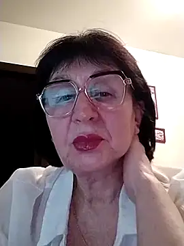 Snapshot of AlbinaXPretty chatting on March 7, 2025, 8:00 pm AlbinaXPretty online show from March 7, 2025, 8:00 pm