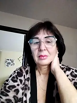 Snapshot of AlbinaXPretty chatting on October 23, 2025, 8:35 am AlbinaXPretty online show from October 23, 2025, 8:35 am