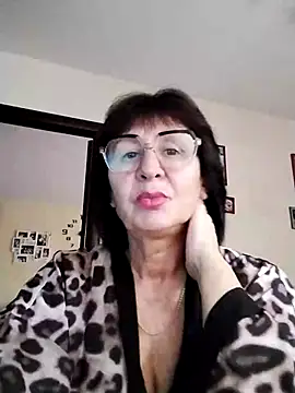 Snapshot of AlbinaXPretty chatting on October 27, 2025, 9:43 am AlbinaXPretty online show from October 27, 2025, 9:43 am