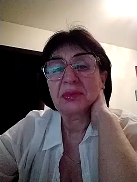 Snapshot of AlbinaXPretty chatting on March 9, 2025, 7:15 pm AlbinaXPretty online show from March 9, 2025, 7:15 pm