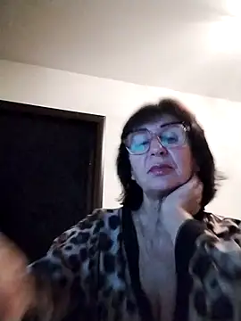 Snapshot of AlbinaXPretty chatting on October 24, 2025, 8:08 pm AlbinaXPretty online show from October 24, 2025, 8:08 pm