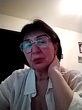 Snapshot of AlbinaXPretty chatting on March 8, 2025, 9:08 pm AlbinaXPretty online show from March 8, 2025, 9:08 pm