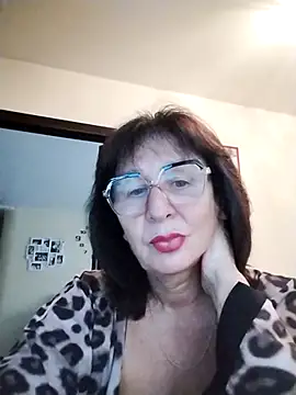 Snapshot of AlbinaXPretty chatting on October 2, 2025, 7:34 am AlbinaXPretty online show from October 2, 2025, 7:34 am