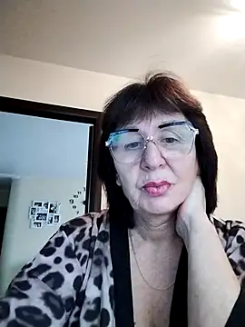 Snapshot of AlbinaXPretty chatting on November 11, 2025, 7:47 am AlbinaXPretty online show from November 11, 2025, 7:47 am