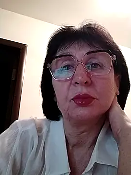 Snapshot of AlbinaXPretty chatting on March 6, 2025, 7:32 pm AlbinaXPretty online show from March 6, 2025, 7:32 pm