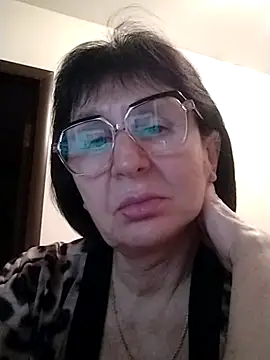 Snapshot of AlbinaXPretty chatting on March 19, 2025, 8:11 pm AlbinaXPretty online show from March 19, 2025, 8:11 pm