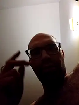 Snapshot of Passivello9 chatting on November 24, 2025, 6:52 pm Passivello9 online show from November 24, 2025, 6:52 pm