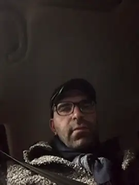 Snapshot of Passivello9 chatting on November 26, 2025, 5:35 pm Passivello9 online show from November 26, 2025, 5:35 pm