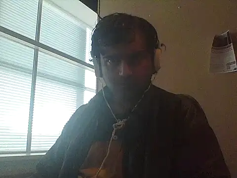 Snapshot of JohnBond009 chatting on October 1, 2025, 10:41 am JohnBond009 online show from October 1, 2025, 10:41 am