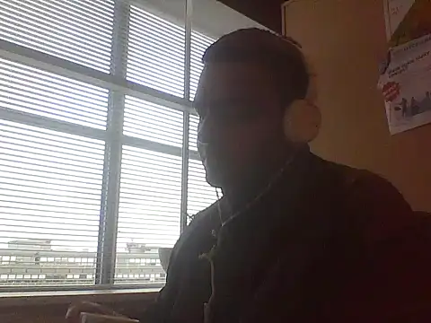 Snapshot of JohnBond009 chatting on January 29, 2025, 1:28 pm JohnBond009 online show from January 29, 2025, 1:28 pm