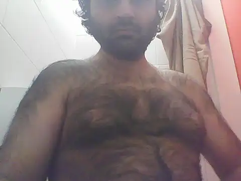 Snapshot of JohnBond009 chatting on October 16, 2025, 9:34 pm JohnBond009 online show from October 16, 2025, 9:34 pm