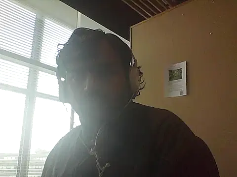 Snapshot of JohnBond009 chatting on October 7, 2025, 9:21 am JohnBond009 online show from October 7, 2025, 9:21 am