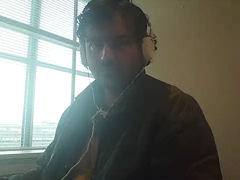 Snapshot of JohnBond009 chatting on October 3, 2025, 12:06 pm JohnBond009 online show from October 3, 2025, 12:06 pm