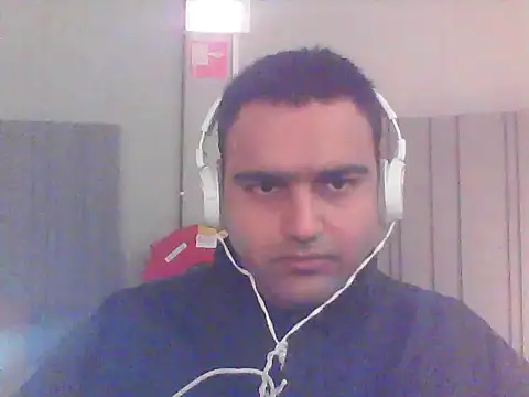 Snapshot of JohnBond009 chatting on January 26, 2025, 5:55 pm JohnBond009 online show from January 26, 2025, 5:55 pm