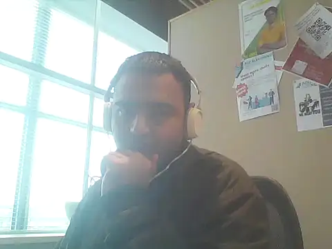 Snapshot of JohnBond009 chatting on January 22, 2025, 11:56 am JohnBond009 online show from January 22, 2025, 11:56 am