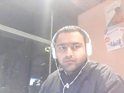 Snapshot of JohnBond009 chatting on January 17, 2025, 5:19 pm JohnBond009 online show from January 17, 2025, 5:19 pm