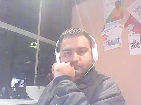 Snapshot of JohnBond009 chatting on January 31, 2025, 6:47 pm JohnBond009 online show from January 31, 2025, 6:47 pm