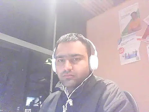 Snapshot of JohnBond009 chatting on January 24, 2025, 6:25 pm JohnBond009 online show from January 24, 2025, 6:25 pm