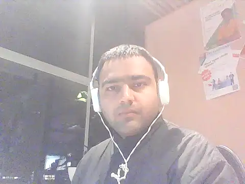 Snapshot of JohnBond009 chatting on January 29, 2025, 5:13 pm JohnBond009 online show from January 29, 2025, 5:13 pm