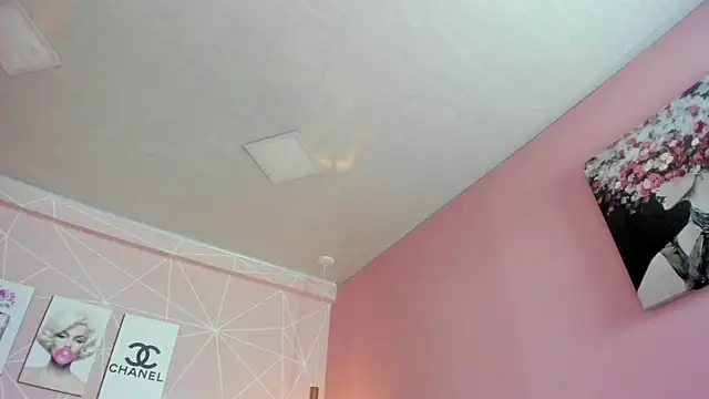 dolly zoe online show from October 27, 2025, 4:02 am