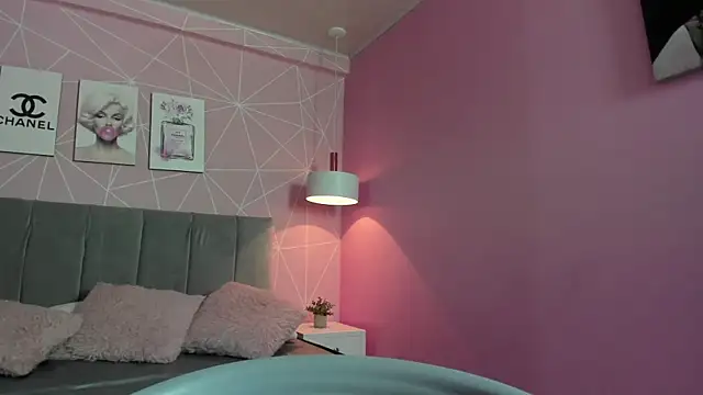 dolly zoe online show from March 15, 2025, 3:51 am