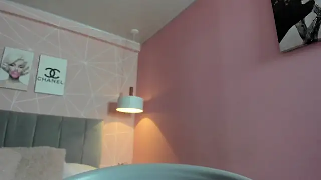 dolly zoe online show from September 29, 2025, 5:03 am