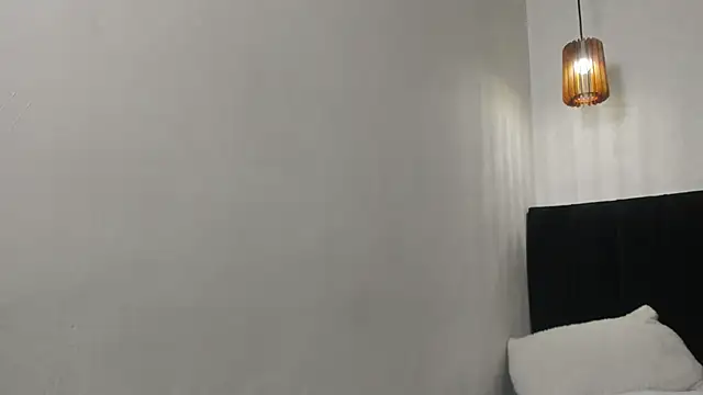 dolly zoe online show from February 18, 2026, 5:05 am