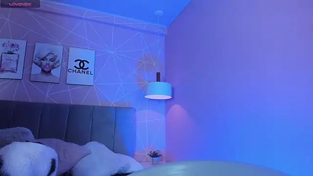 dolly zoe online show from September 26, 2025, 9:43 pm