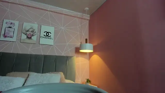 dolly zoe online show from February 20, 2026, 3:03 am