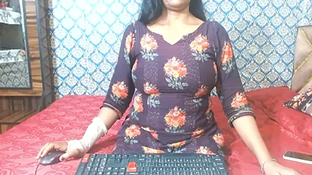 nikitahot3 online show from October 31, 2025, 2:24 pm