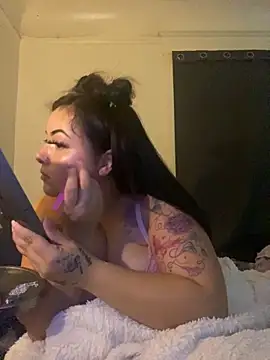 xocrybaby online show from October 5, 2025, 12:34 am