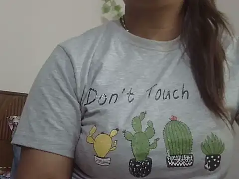 shekira99 online show from April 13, 2026, 4:05 am