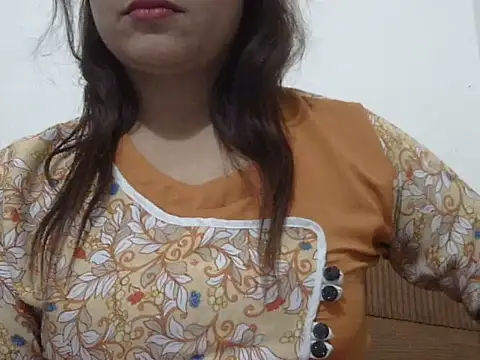 shekira99 online show from November 13, 2025, 12:42 pm