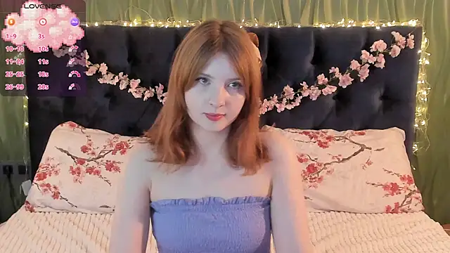 Snapshot of AliceLanley chatting on July 7, 2026, 12:09 pm AliceLanley online show from July 7, 2026, 12:09 pm