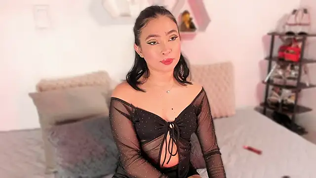 valerycolins online show from February 18, 2026, 3:37 am