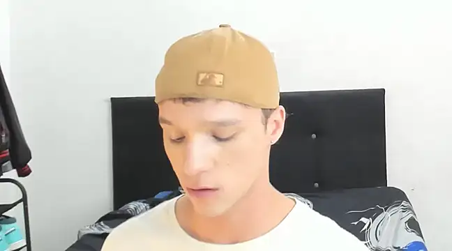 angelcortes online show from January 16, 2025, 2:08 pm