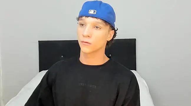 angelcortes online show from March 14, 2025, 10:27 pm