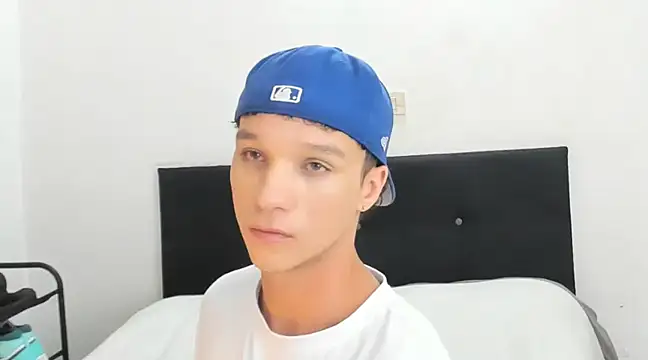 angelcortes online show from January 10, 2025, 2:46 am