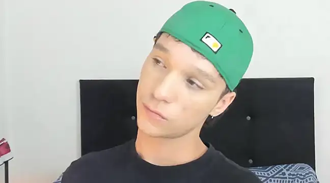 angelcortes online show from January 13, 2025, 11:19 am