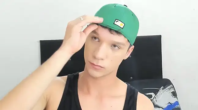 angelcortes online show from January 16, 2025, 11:48 pm