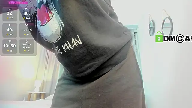 CoralineRicce  online show from November 4, 2025, 9:51 pm