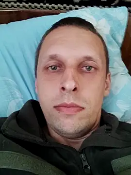 Snapshot of Yrikos1 chatting on April 18, 2026, 8:49 am Yrikos1 online show from April 18, 2026, 8:49 am